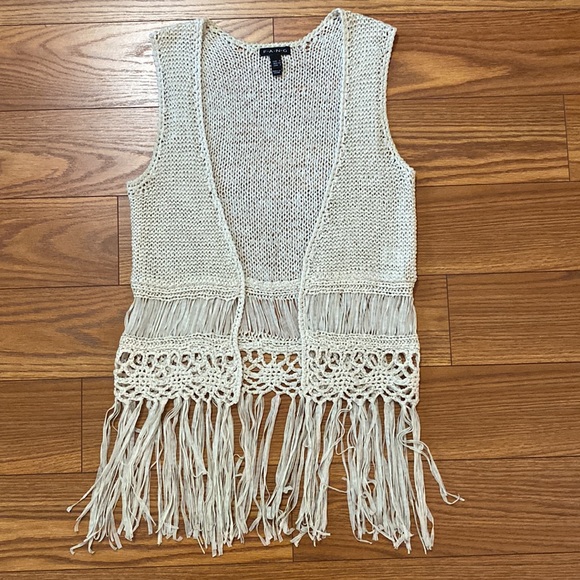 Fang women’s crochet boho open vest with fringe beige color size S - Picture 9 of 12